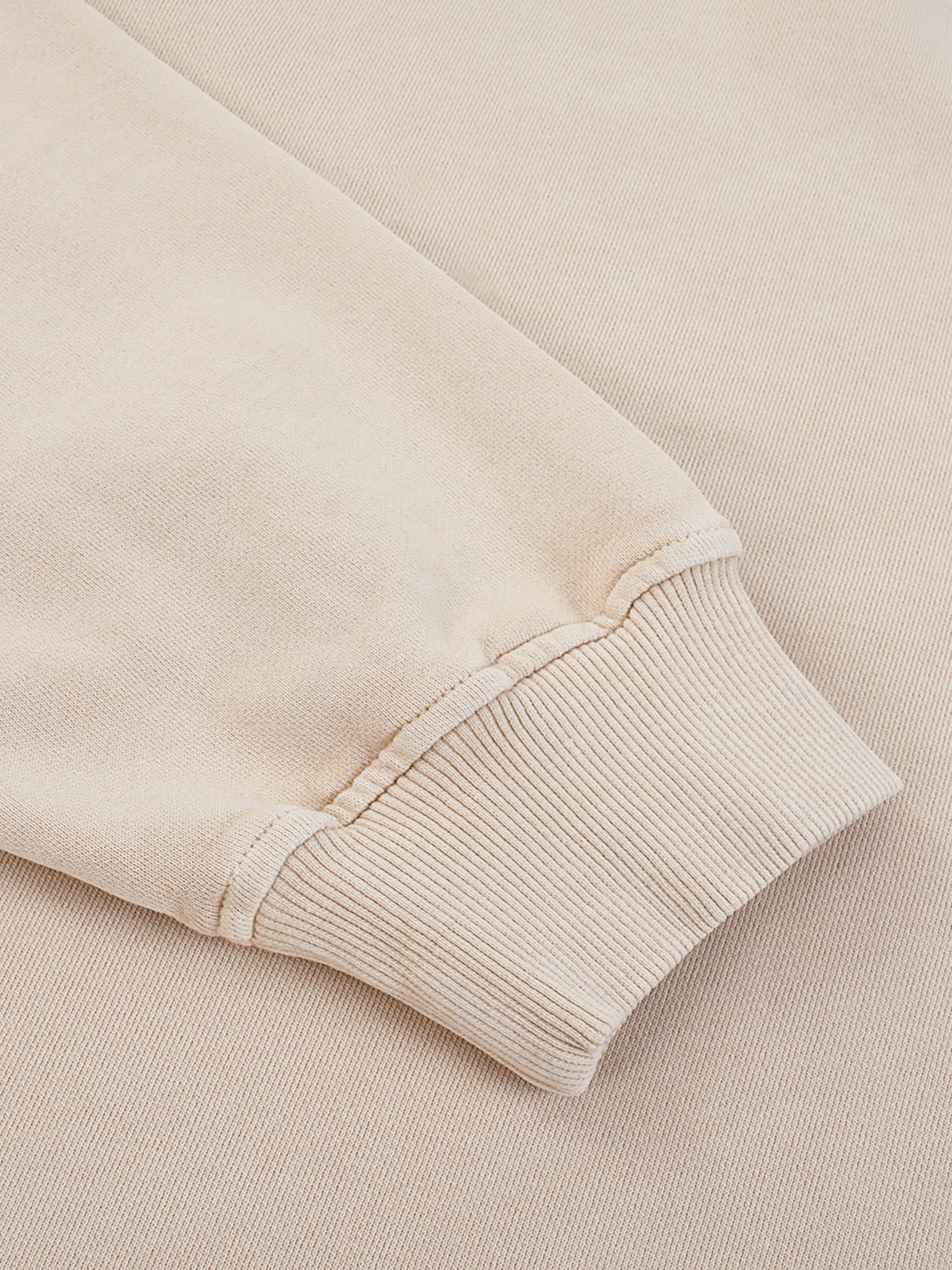 Vedoy Collective ,100% cotton,Sweatshirt ,Sweater,Comfy clothing ,High-quality ,Carrot Collection ,Unisex